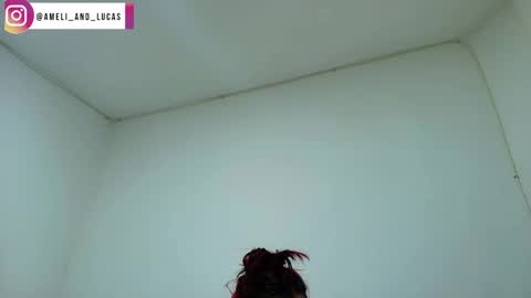 Snapshot of ameli_and_lucas chatting on December 21, 2024, 3:47 am Amelia Lucas online show from December 21, 2024, 3:47 am