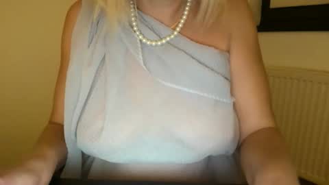 Beatrice online show from November 26, 2025, 4:30 pm