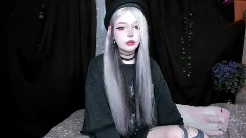 Amelia online show from November 13, 2025, 12:15 pm