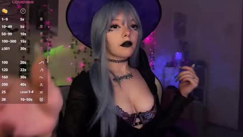 Amelia Aley  online show from October 18, 2025, 12:06 pm