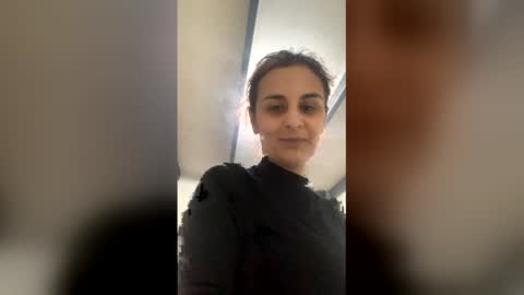 amelia online show from December 2, 2025, 10:05 pm