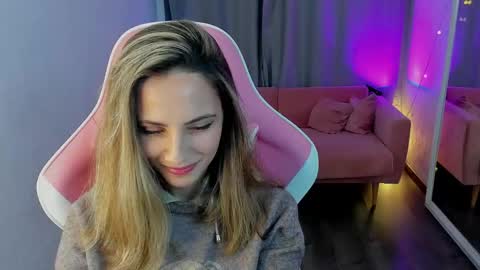 amelia_meili online show from November 21, 2025, 1:21 pm