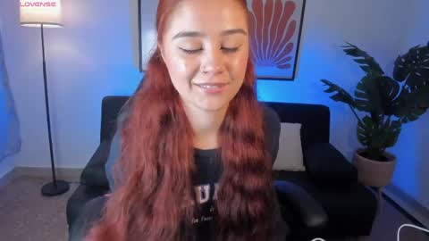 Snapshot of amelia_saenz_ chatting on May 8, 2026, 8:25 pm Amelia online show from May 8, 2026, 8:25 pm