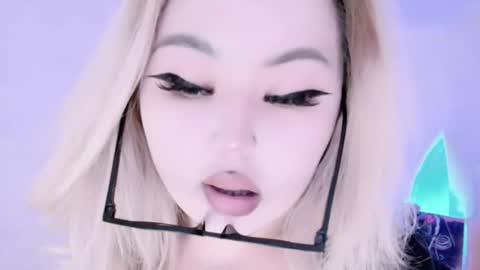 Snapshot of amelia_sunlight chatting on December 14, 2024, 12:33 am Amelia online show from December 14, 2024, 12:33 am