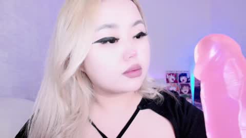 Snapshot of amelia_sunlight chatting on December 16, 2024, 12:37 am Amelia online show from December 16, 2024, 12:37 am