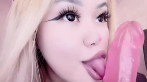 Snapshot of amelia_sunlight chatting on February 18, 2025, 12:26 am Amelia online show from February 18, 2025, 12:26 am