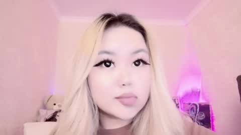 Snapshot of amelia_sunlight chatting on February 24, 2025, 1:24 am Amelia online show from February 24, 2025, 1:24 am