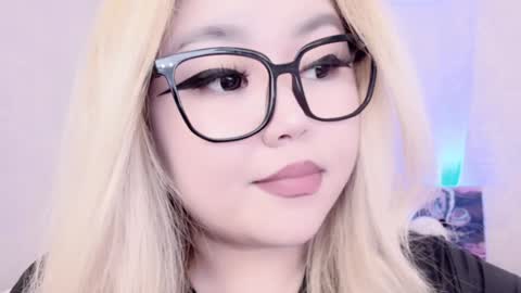 Snapshot of amelia_sunlight chatting on February 26, 2025, 12:38 am Amelia online show from February 26, 2025, 12:38 am