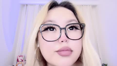 Snapshot of amelia_sunlight chatting on March 8, 2025, 1:39 am Amelia online show from March 8, 2025, 1:39 am