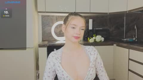 Snapshot of ameliahopkins chatting on May 31, 2026, 9:49 pm 5th day here my name Jennie online show from May 31, 2026, 9:49 pm