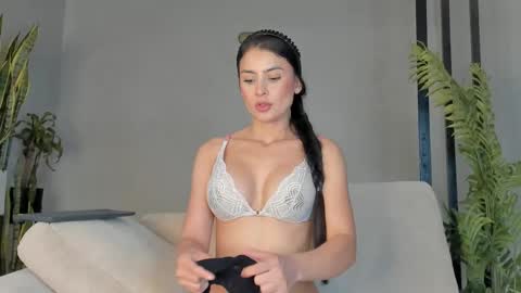 Ameliajones online show from June 4, 2026, 2:39 am