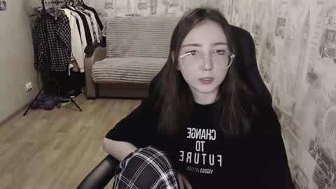 Amelia online show from December 10, 2024, 3:44 pm