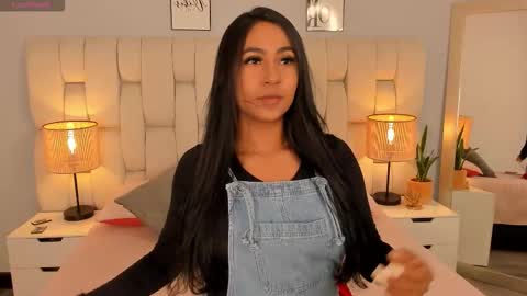 Amelie online show from October 22, 2025, 12:05 pm