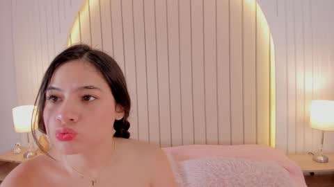 Amelia online show from November 3, 2025, 3:35 pm