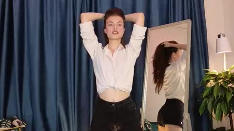 Snapshot of ameliloran_ chatting on October 17, 2025, 4:26 am ameliloran_ online show from October 17, 2025, 4:26 am