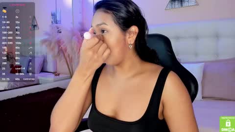 Snapshot of amelyamann chatting on March 10, 2025, 12:37 pm          online show from March 10, 2025, 12:37 pm