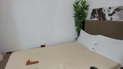 amethyst_miya online show from March 13, 2026, 3:02 am