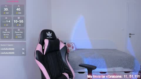 Hi-hi I am Kate welcome to my sexy room online show from March 31, 2026, 4:18 pm