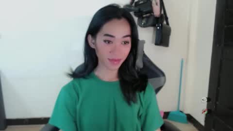 Snapshot of ami_lewis chatting on October 9, 2025, 2:31 am JOANNA online show from October 9, 2025, 2:31 am