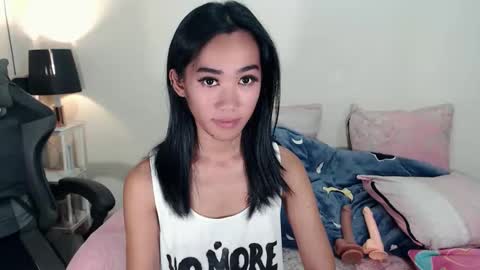 Snapshot of ami_lewis chatting on October 21, 2025, 1:39 am JOANNA online show from October 21, 2025, 1:39 am