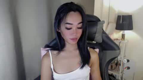 Snapshot of ami_lewis chatting on November 8, 2025, 10:30 pm JOANNA online show from November 8, 2025, 10:30 pm