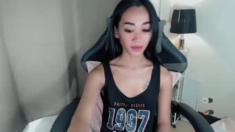 Snapshot of ami_lewis chatting on November 16, 2025, 2:06 am JOANNA online show from November 16, 2025, 2:06 am