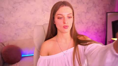ami_lovee online show from October 22, 2025, 7:24 pm