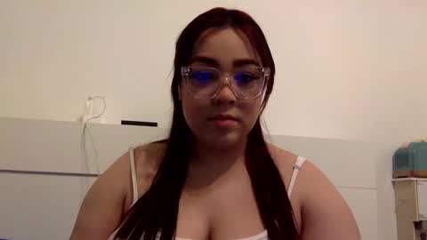 Snapshot of ami_rosee chatting on February 3, 2026, 6:40 am ami_rosee online show from February 3, 2026, 6:40 am