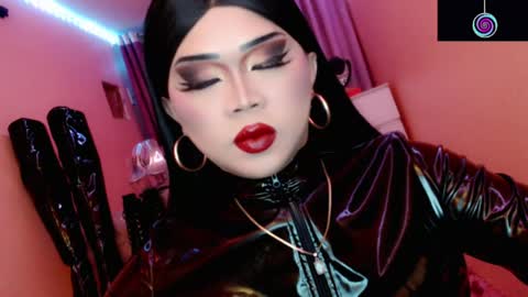Queen Mireska online show from March 22, 2026, 4:32 pm