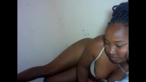 amielle_01 online show from April 14, 2026, 8:15 pm