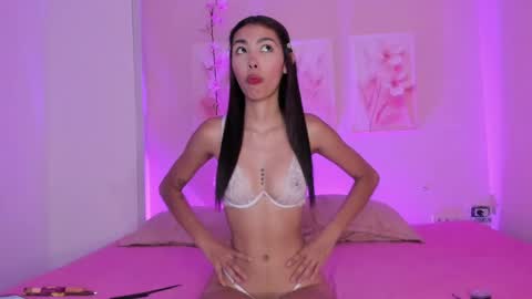 AmiiClark  online show from April 12, 2026, 7:08 pm