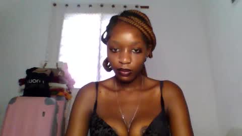 Snapshot of amina_babe chatting on January 14, 2026, 9:59 am Amina online show from January 14, 2026, 9:59 am