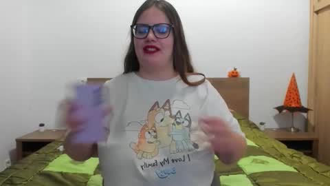 Amira Vyxen online show from November 19, 2025, 10:54 pm