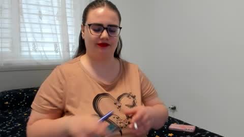 Amira Vyxen online show from March 31, 2026, 5:08 am