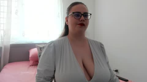 Amira Vyxen online show from May 6, 2026, 6:52 am