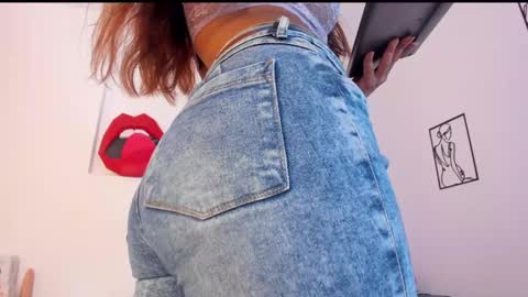 hi guys im ariani ill be off till december 1st for vacation if u want u can add me on snapchat by bio and talk or play there online show from December 9, 2024, 6:25 pm