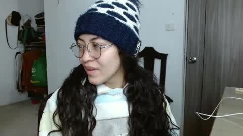 amitlu_ online show from December 3, 2024, 11:01 am