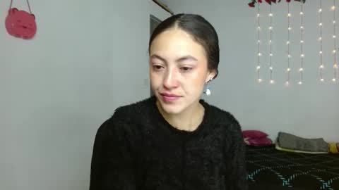 amitlu_ online show from September 10, 2025, 10:04 am