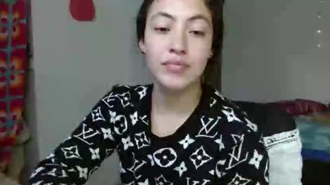 amitlu_ online show from September 23, 2025, 6:33 pm