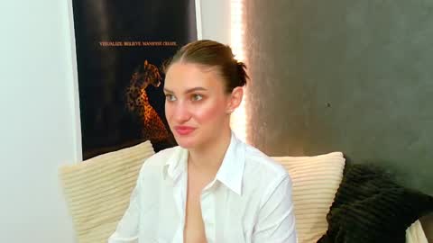 Amira online show from May 13, 2026, 4:32 am