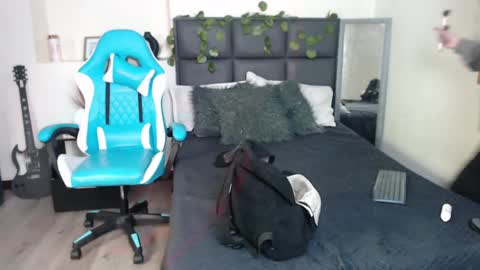 Amnesia online show from September 26, 2025, 1:04 pm