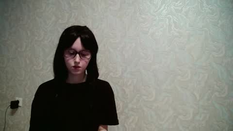 Amomira online show from September 24, 2025, 12:08 pm