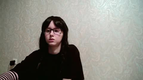 Amomira online show from November 14, 2025, 2:21 am