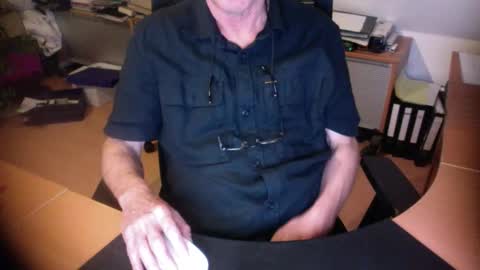 Amor2200 online show from September 28, 2025, 6:13 pm