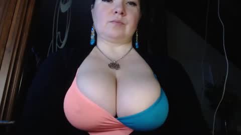 amorelara online show from January 11, 2025, 4:59 am