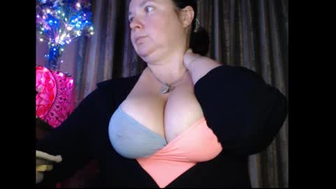 amorelara online show from September 20, 2025, 8:26 am