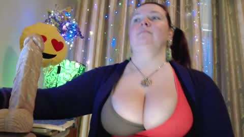 amorelara online show from March 12, 2026, 9:48 am