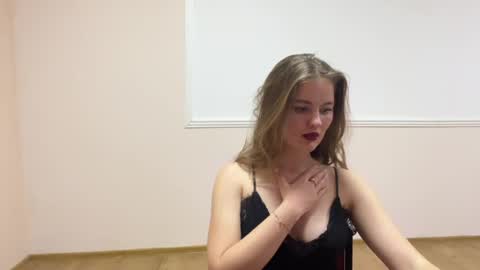 amorelle_ online show from April 19, 2026, 12:54 am