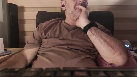 AmorLin online show from April 8, 2026, 8:53 pm