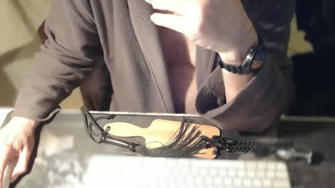 amslave4f online show from January 5, 2026, 11:08 pm